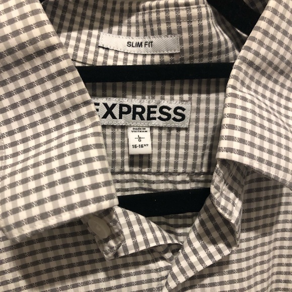 Express button down - Picture 3 of 3